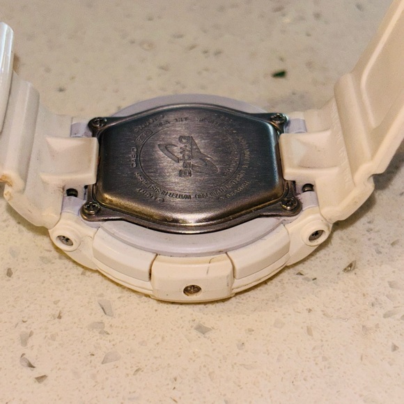 CASIO Women's 'Baby-G' Pink/ White Quartz Watch - Picture 7 of 7